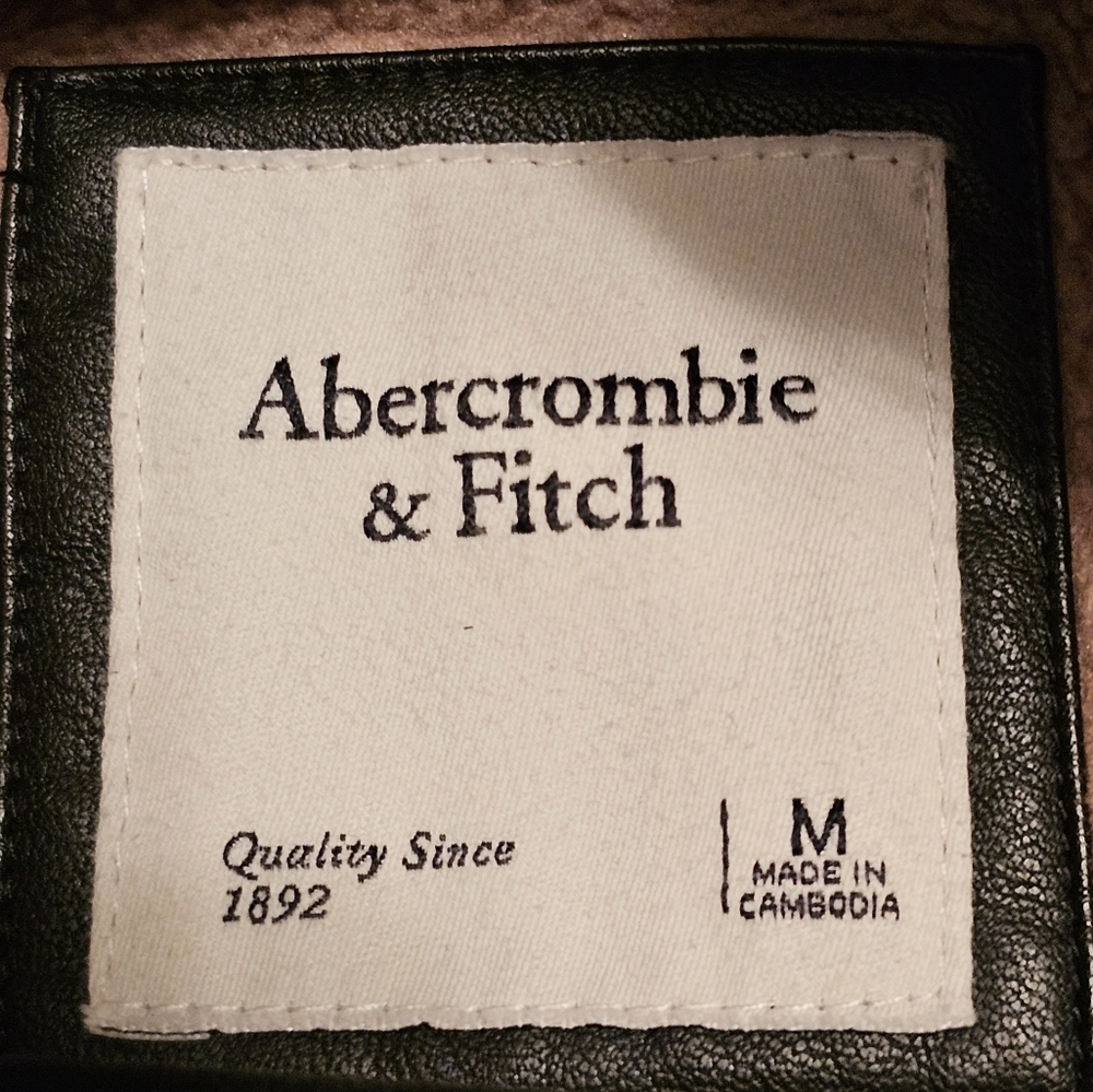 Abercrombie & Fitch Two Toned Asymmetrical Quilted Fleece Jacket Size Meduim - Picture 4 of 4
